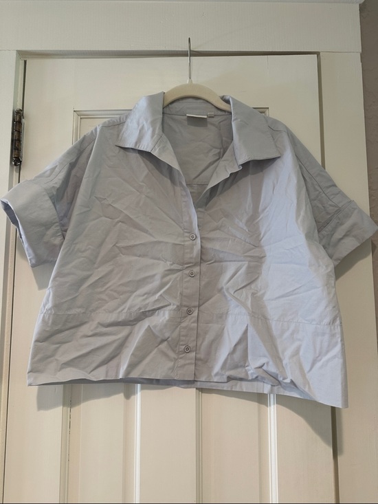 Julia Amory Tops - Light Blue Short Sleeve Button-Front Shirt